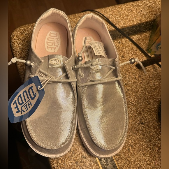 Wendy Metallic Shine Silver Hey Dudes Size 9 - Picture 2 of 5